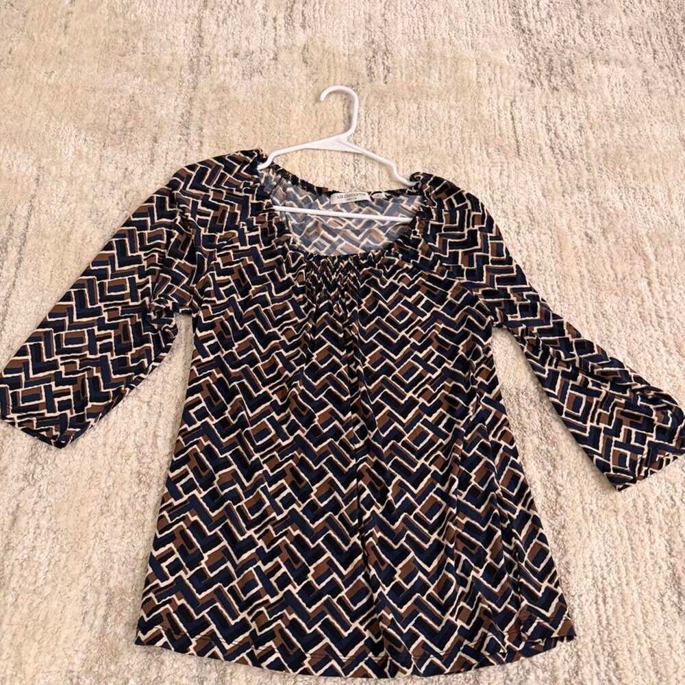 Navy and brown chevron print 3/4 sleeve shirt